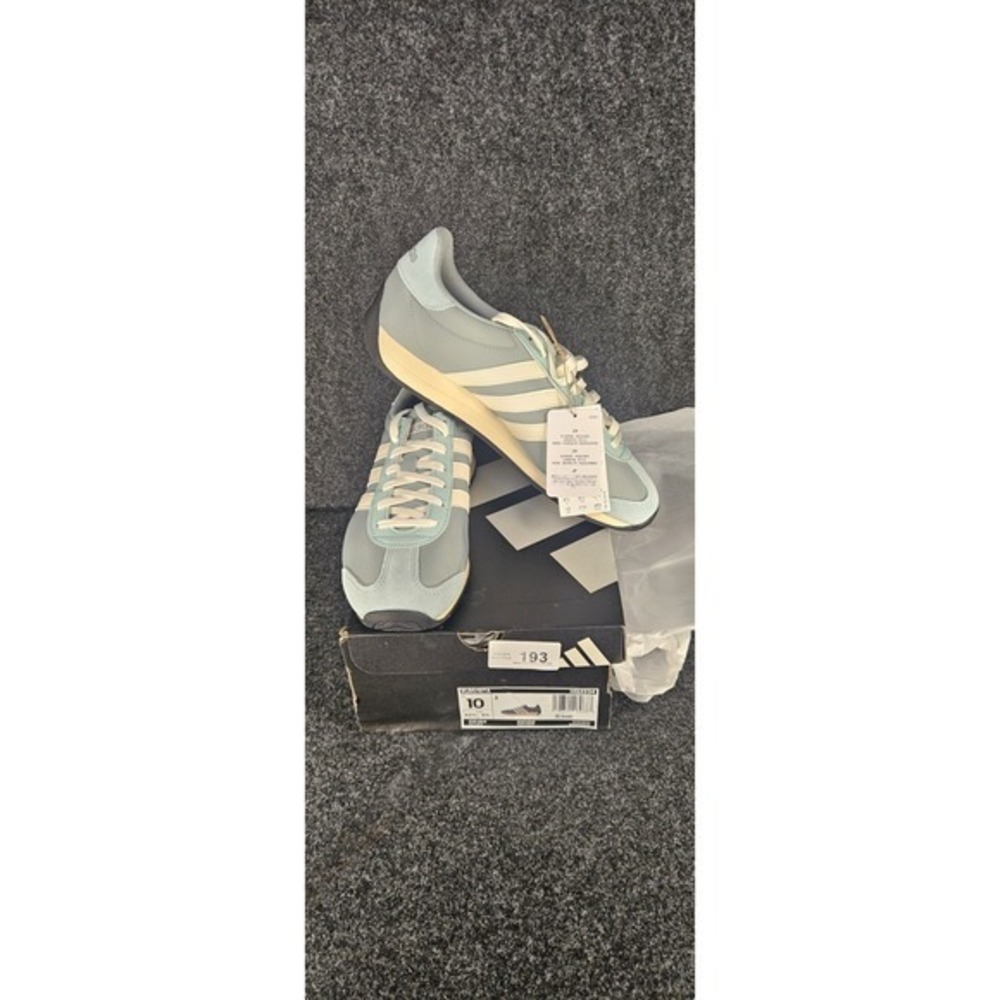 NEW ADIDAS Runvista Women's 10 HQ2334 WOSA/ White